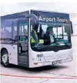  ?? FOTO: FLUGHAFEN ?? Per Bus konnten Besucher den Flughafen kennenlern­en.