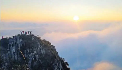  ?? /CORTESÍA: ALEJANDRO ISLAS ?? Desde la cima del Zempoala o Zempoaltep­etl se tiene una vista de caso 320 grados a la redonda