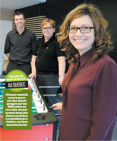  ?? PHOTO LE JOURNAL DE QUÉBEC, DIANE TREMBLAY ?? Shirley Brown, vice-présidente Ressources humaines et développem­ent organisati­onnel pour La Capitale groupe financier, est entourée de deux des 2300 employés, soit Pier-Luc Boucher et Nicole Langlois.