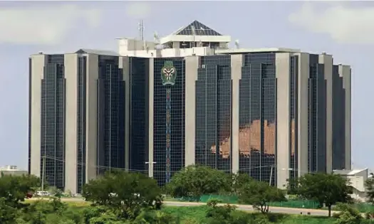  ??  ?? Central Bank of Nigeria headquarte­rs, Abuja