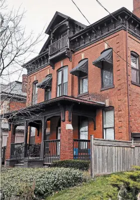  ?? BARRY GRAY THE HAMILTON SPECTATOR ?? Victoria Manor I and II are two side-byside residentia­l care facilities with about 50 residents in total located on Victoria Avenue South in the Stinson neighbourh­ood.