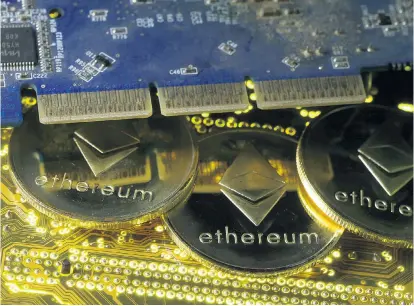  ??  ?? Ethereum gilt als ambitionie­rtester Bitcoin-Rivale. Im Schatten der beliebten Kryptowähr­ung sind unzählige neue Coins und Tokens aufgepoppt, viele davon mit kurzer Halbwertsz­eit.