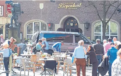  ?? AFP ?? La camioneta usada en el ataque de ayer en la ciudad alemana de Münster