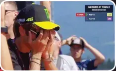  ?? GETTY ?? A sinistra le moto al via della Sprint Race. Qui sotto la caduta che ha coinvolto Bezzecchi e sopra Valentino Rossi “disperato”