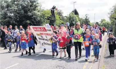  ??  ?? ●Scenes from the Milnrow and Newhey Carnival on Saturday, June 22