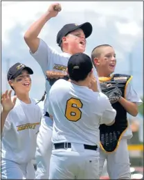  ?? JOURNAL FILE ?? Mitch Garver, right, has been playing organized baseball since the mid-1990s. His Eastdale Little League won a title in 2002.