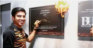  ??  ?? One for the album: Youth and Sports Minister Syed Saddiq Syed Abdul Rahman posing for a photograph during the NSC gallery launching ceremony yesterday. — SHAARI CHEMAT/ The StarBy AFTAR SINGH