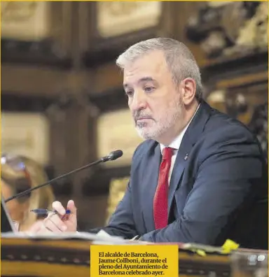  ?? Marta Pérez / Efe ?? El alcalde de Barcelona, Jaume Collboni, durante el pleno del Ayuntamien­to de Barcelona celebrado ayer.