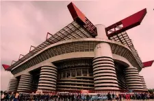  ??  ?? Una veduta esterna dello Stadio Meazza, in zona San Siro a Milano