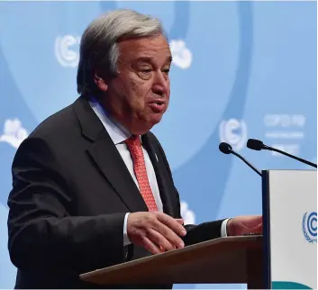  ??  ?? « En 2016, un montant estimé à 825 G$ a été investi dans les énergies fossiles et les secteurs générant des émissions élevées de gaz à effet de serre », a affirmé le secrétaire général de L’ONU Antonio Guterres, hier, lors de la COP23 tenue en Allemagne.