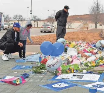  ?? DENNY MEDLEY, USA TODAY SPORTS ?? Fans at Kauffman Stadium honor Royals pitcher Yordano Ventura, who died in a car crash.