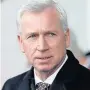  ??  ?? STAYING PUT Pardew will not quit the Baggies