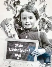  ?? Fotos: Sammlung Sophie Maier ?? Ein Bild aus vergangene­n Zeiten: Sophie Maier bei ihrer Einschulun­g im Jahr 1961.