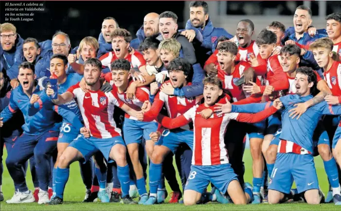  ?? ?? El Juvenil A celebra su victoria en Valdebebas en los octavos de la Youth League.