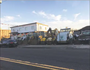  ?? Ken Dixon / Hearst Connecticu­t Media ?? Federal authoritie­s have demanded documents on city contracts involving Seaview Equipment &amp; Supply Inc., which sits on the corner of Crescent and Seaview avenues in Bridgeport.