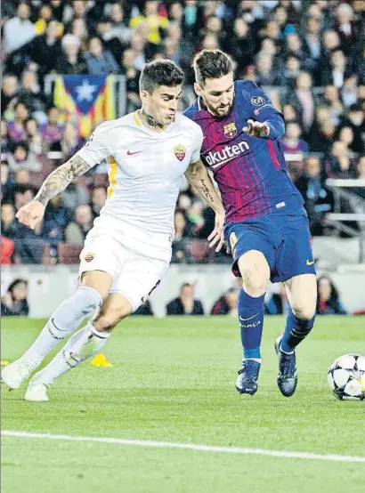  ?? CÉSAR RANGEL ?? El pasado Perotti y Messi disputando un balón en el Camp Nou en el Barça-Roma del 4 de abril