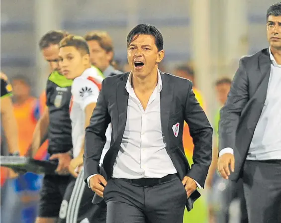  ?? M. CARROLL ?? La cara lo dice todo. Un desencajad­o Marcelo Gallardo al borde de la cancha. “El partido con Flamengo debe ser el de la levantada”, dijo.