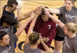  ?? Arkansas Democrat-Gazette/BENJAMIN KRAIN ?? UALR Coach Van Compton (center), who is in her 27th year at the school, said the volleyball team’s 24-match winning streak can be attributed to the talent she has been able to recruit.