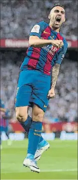  ?? FOTO: J. A. SIRVENT ?? Messi abrió el marcador con un golazo de los suyos. Paco Alcácer tuvo esa recompensa tan perseguida durante la temporada