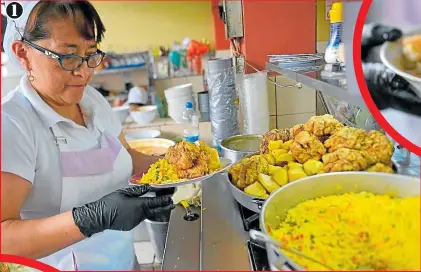  ??  ?? 1. Patricia Gordón continúa con la tradición familiar y prepara las famosas corvinas en el Mercado Central de la capital.