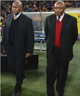  ?? /Gallo Images ?? Rumours are flying that Kaizer Motaung and Irvin Khoza relationsh­ip is strained as a result of the matter.