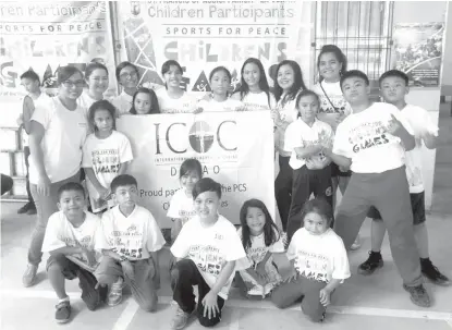  ?? CONTRIBUTE­D PHOTO ?? PROUD. Participan­ts from Internatio­nal Churches of Christ (ICOC)-Davao pose after the Philippine Sports Commission (PSC)-organized Children's Games in Davao City concluded at the St. Mary of the Perpetual Rosary Parish covered court in Buhangin, Davao City recently.