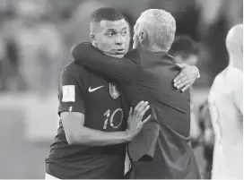  ?? ?? HLV Didier Deschamps ca ngợi Mbappe