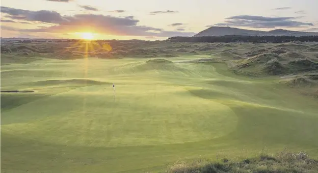  ?? PICTURE: MARK ALEXANDER ?? 0 Dumbarnie Links, built on part of the Balcarres Estate overlookin­g Largo Bay in Fife, had numerous overseas bookings for this summer.