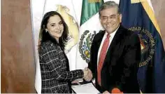  ??  ?? Titular. El rector Salvador Hernández Vélez nombró a Claudia Lorena Peña como secretaria particular del despacho de la Rectoría.