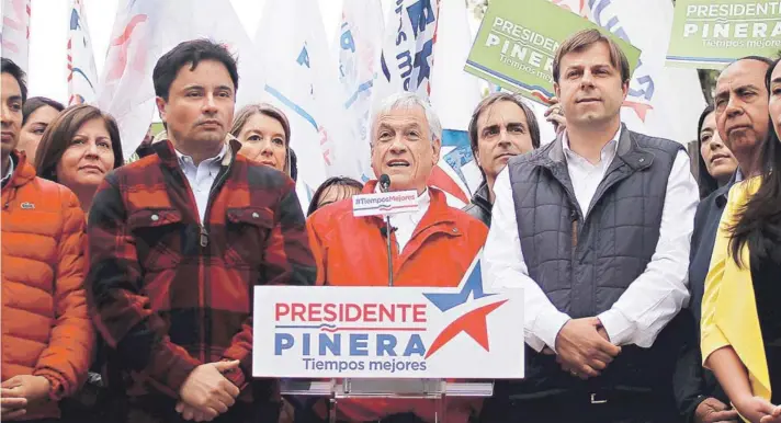  ??  ?? El ex presidente Sebastián Piñera comprometi­ó ayer en Puente Alto la construcci­ón de la Línea 10 del Metro en caso de volver a La Moneda.