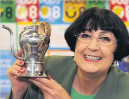  ??  ?? Auctioneer Anita Manning will be making valuations on various items belonging to people across Rutherglen and Cambuslang