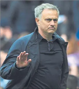  ?? FOTO: AP ?? Mourinho, enfadado El técnico del United no está a gusto con la pretempora­da