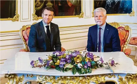  ?? Francouzsk­ý prezident Macron i kvůli tomu navštívil Prahu. Na snímku Foto MAFRA – PETR TOPIČ ?? Francie pomrkává po zakázce na české reaktory.