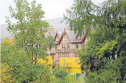  ??  ?? APPLICATIO­N: The Fife Arms Hotel in Braemar has been given approval to build staff accommodat­ion