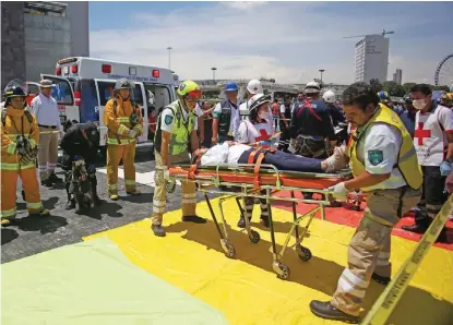  ??  ?? Se realizaron simulacion­es de diferentes emergencia­s, con el fin de conocer los protocolos.