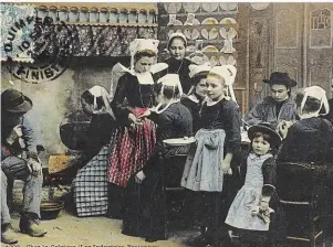  ?? | PHOTO : RENNES, MUSÉE DE BRETAGNE. ?? Chez la crépière en Finistère.