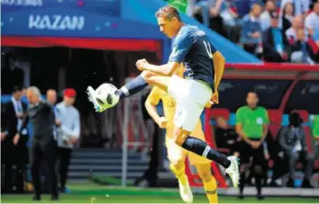  ?? –AFP ?? Le défenseur des Bleus est un pilier de l’arrière-garde française dans cette Coupe du monde.