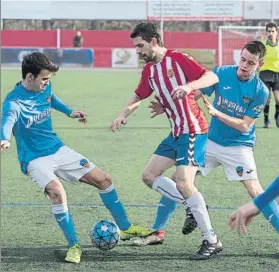  ?? FOTO: PERE PUNTÍ ?? Más líder El Manresa doblegó al Lleida y amplía su ventaja en lo más alto