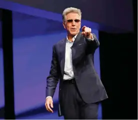  ??  ?? SAP-CEO Bill McDermott will das lukrative CRM-Geschäft nicht kampflos dem CloudKontr­ahenten Salesforce überlassen. Mit den Übernahmen von Callidus Software Anfang des Jahres und jetzt Qualtrics hat der deutsche Softwareko­nzern 2018 über zehn Milliarden Dollar in CRM-Zukäufe investiert.