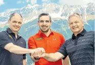  ??  ?? Markus Gandler (links) ist sich wie ÖSV-Sportdirek­tor Hans Pum (rechts) sicher, mit Ricco Groß den idealen Biathlontr­ainer gefunden zu haben.