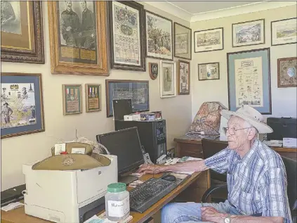  ?? PHOTOS: DUBBO PHOTO NEWS ?? Above: Maurice Campbell’s home office wouldn’t be out of place at Canberra’s Australian War Memorial – the tiny space is chock-a-block with military memorabili­a dating back to the First World War.
Right: The U3A military history class is always well attended, proving there’s a huge thirst for knowledge from Dubbo residents who are keen to explore local connection­s to conflicts across the world.