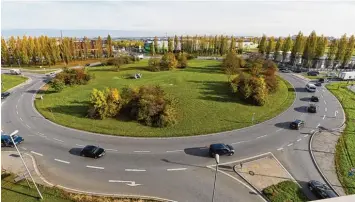  ?? Archivbild: Bernhard Weizenegge­r ?? Ist wieder einer der Unfallschw­erpunkte in der Stadt Ingolstadt: der Westpark Kreisel. Dort gab es im vergangene­n Jahr 45 Un fälle.