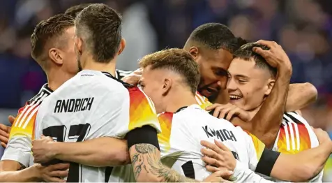  ?? Foto: Christian Charisius, dpa ?? Die Deutschen hatten beim 2:0 in Frankreich viel Grund zur Freude.