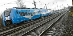  ?? Foto: Silvio Wyszengrad ?? Die meisten Regionalzü­ge fahren im Landkreis Augsburg trotz des Streiks pünktlich.