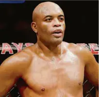  ??  ?? ■ Aos 43 anos, Anderson Silva retorna ao octógono para mostrar que ainda pode retomar o cinturão