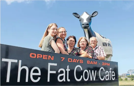  ?? Photo: BRAD ROBERTS/FAIRFAX NZ ?? The Fat Cow Cafe staff Jennifer Russell, Baillie Lenny, Angela Pennefathe­r, Shirley and Warren Smith are ready for their next challenge.