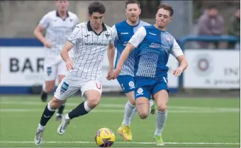  ?? ?? Chris Mochrie in action for Dunfermlin­e against Montrose. Photo: Craig Brown