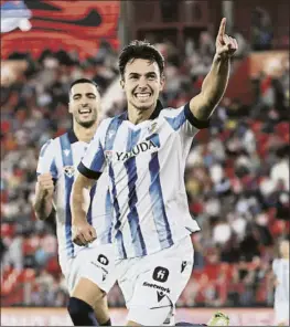  ?? FOTO: RS ?? Martin Zubimendi celebra su gol al Almería junto a Mikel Merino