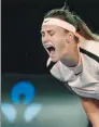  ?? REUTERS ?? Aryna Sabalenka vents her frustratio­n on Tuesday.