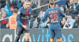  ?? FOTO: EFE ?? Décimo gol del ‘Pichichi’ Mbappé El delantero del PSG, felicitado por Neymar